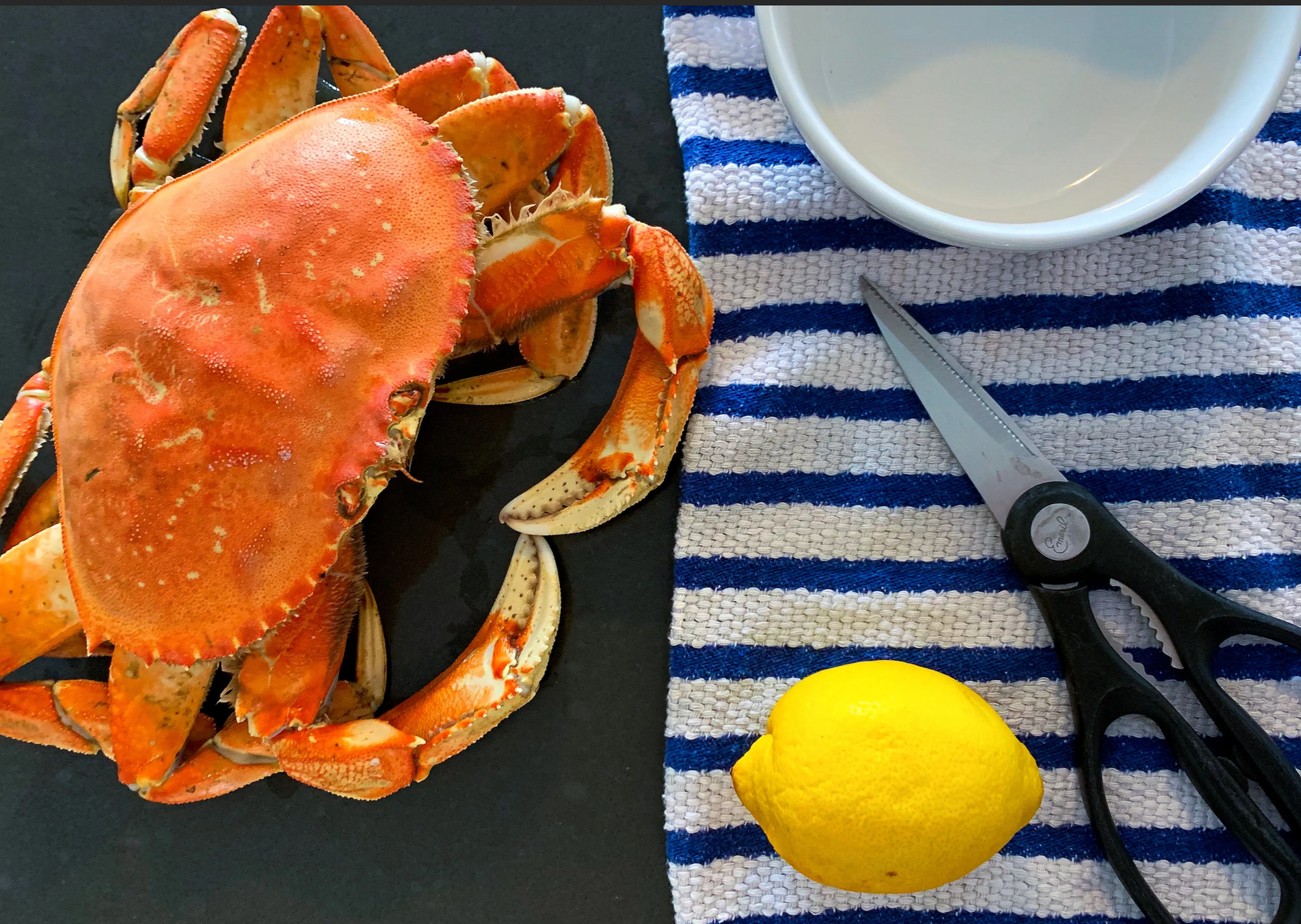 Fresh Cooked or Live Whole Jumbo Dungeness Crab 2 lb up each FROM 5 PC